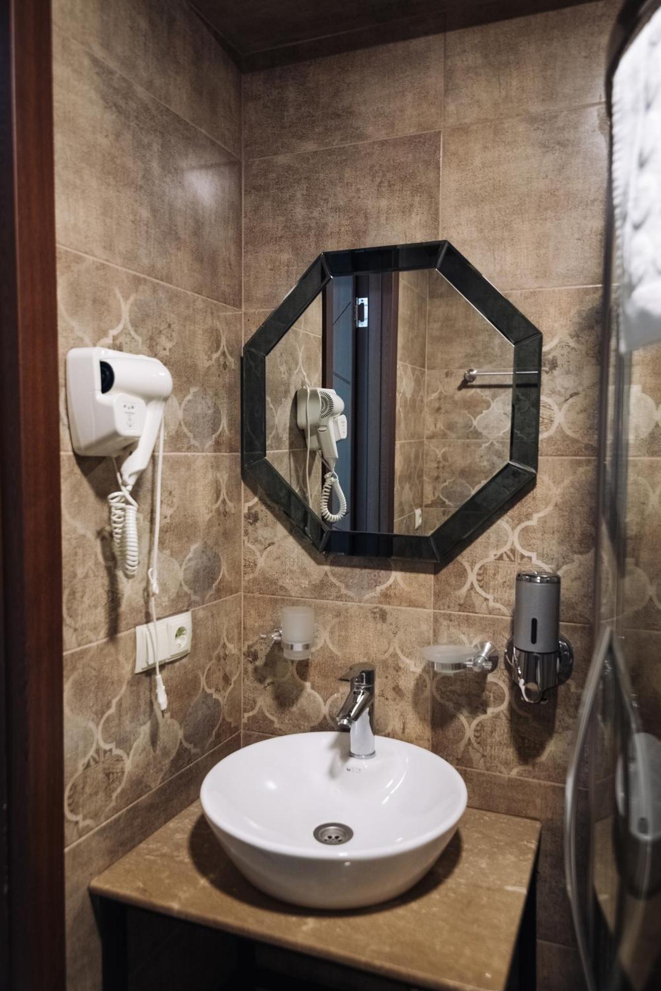 Royal Plaza Hotel Tbilisi Pokoj fotografie